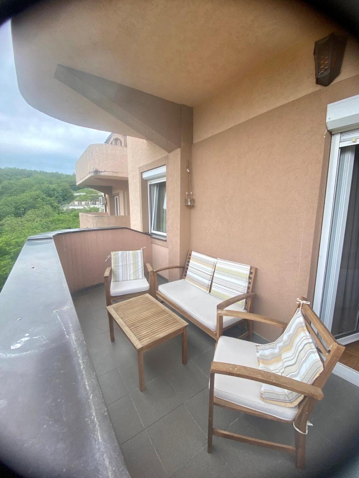 City View & Pool Apartment Nis Bagian luar foto